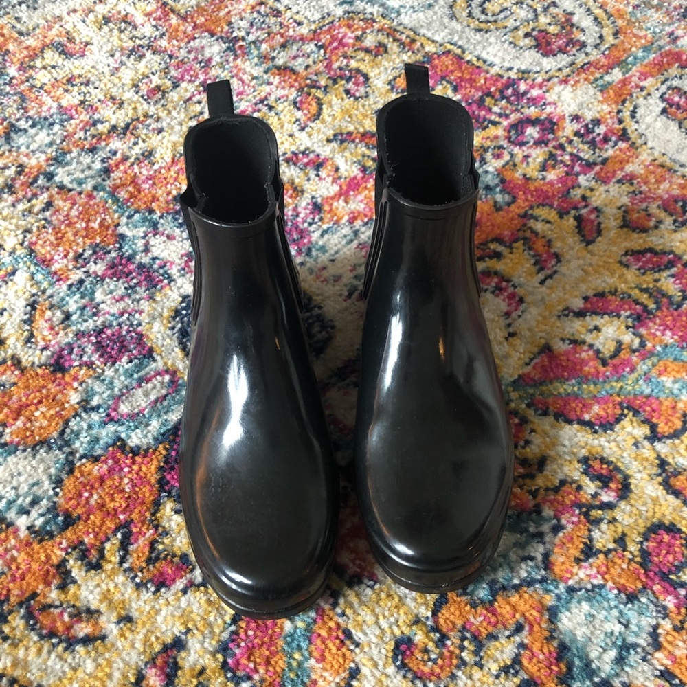Hunter Chelsea short gloss black rain boots size 9